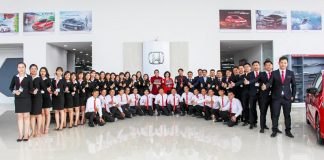 Đội ngũ chuyên viên tư vấn khách hàng chuyên nghiệp